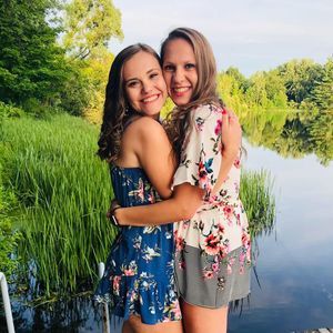 Meet your Posher, Emilee